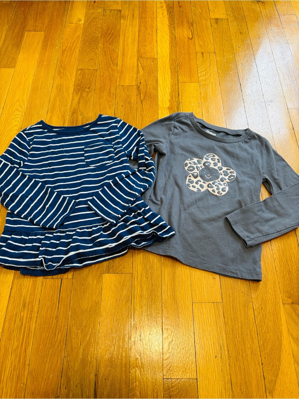 Carter’s & Oshkosh T-shirt 4t toddler girl, bundle of 2